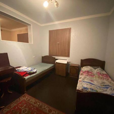 Hero Hostel Ереван Екстериор снимка