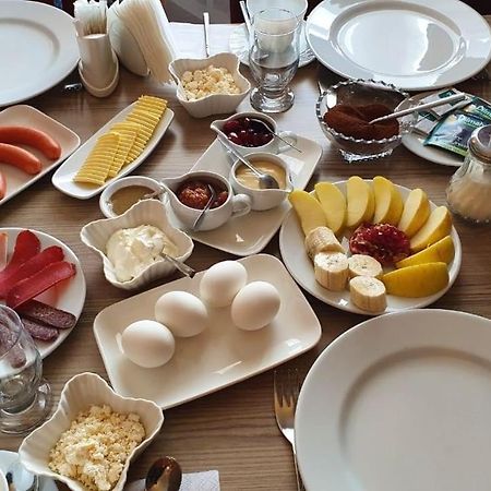 Hero Hostel Ереван Екстериор снимка