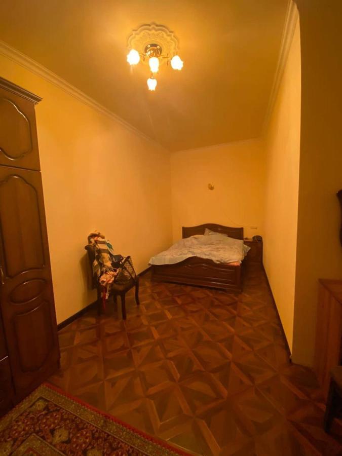Hero Hostel Ереван Екстериор снимка