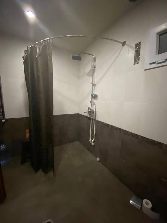 Hero Hostel Ереван Екстериор снимка