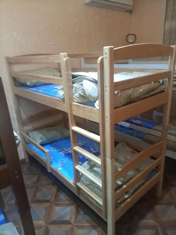 Hero Hostel Ереван Екстериор снимка